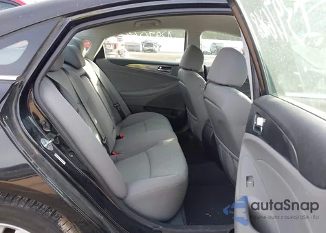 2015 Hyundai Sonata Hybrid z USA, uszkodzony, nr VIN KMHEC4A44FA138029